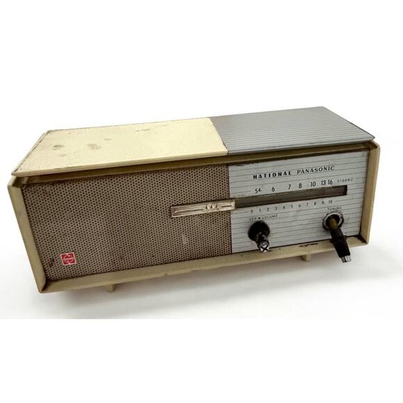 Vintage National Panasonic Model R-8 6 Mini Console AM Radio Salvage For Parts - Picture 1 of 8